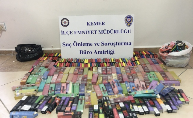 Antalya'da piyasa değeri 37 bin TL olan 2 bin 376 adet elektronik sigara ele geçirildi