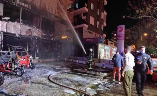 Antalya’da 3 milyon lira değerinde 250 motosiklet yangında küle döndü