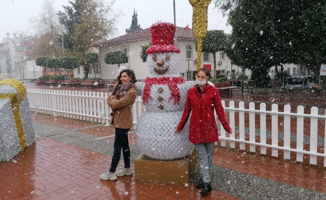 Manavgat'ta 14 yıl aradan sonra kar sevinci