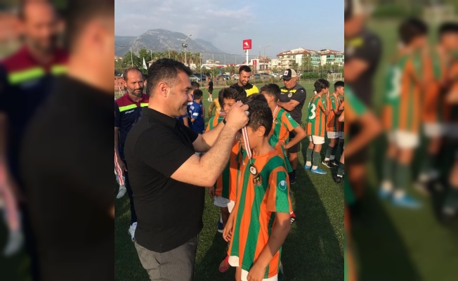 Alanyaspor U12 Takımı namağlup şampiyon oldu